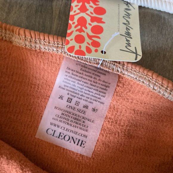 NWT Cleonie Swim Shell Maillot Shell/Espresso Smocked One-Piece Swimsuit OS - Picture 7 of 8